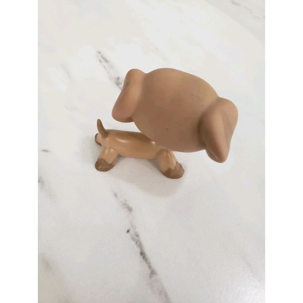 Littlest Pet Shop Authentic Dachshund Dog‎ # 932